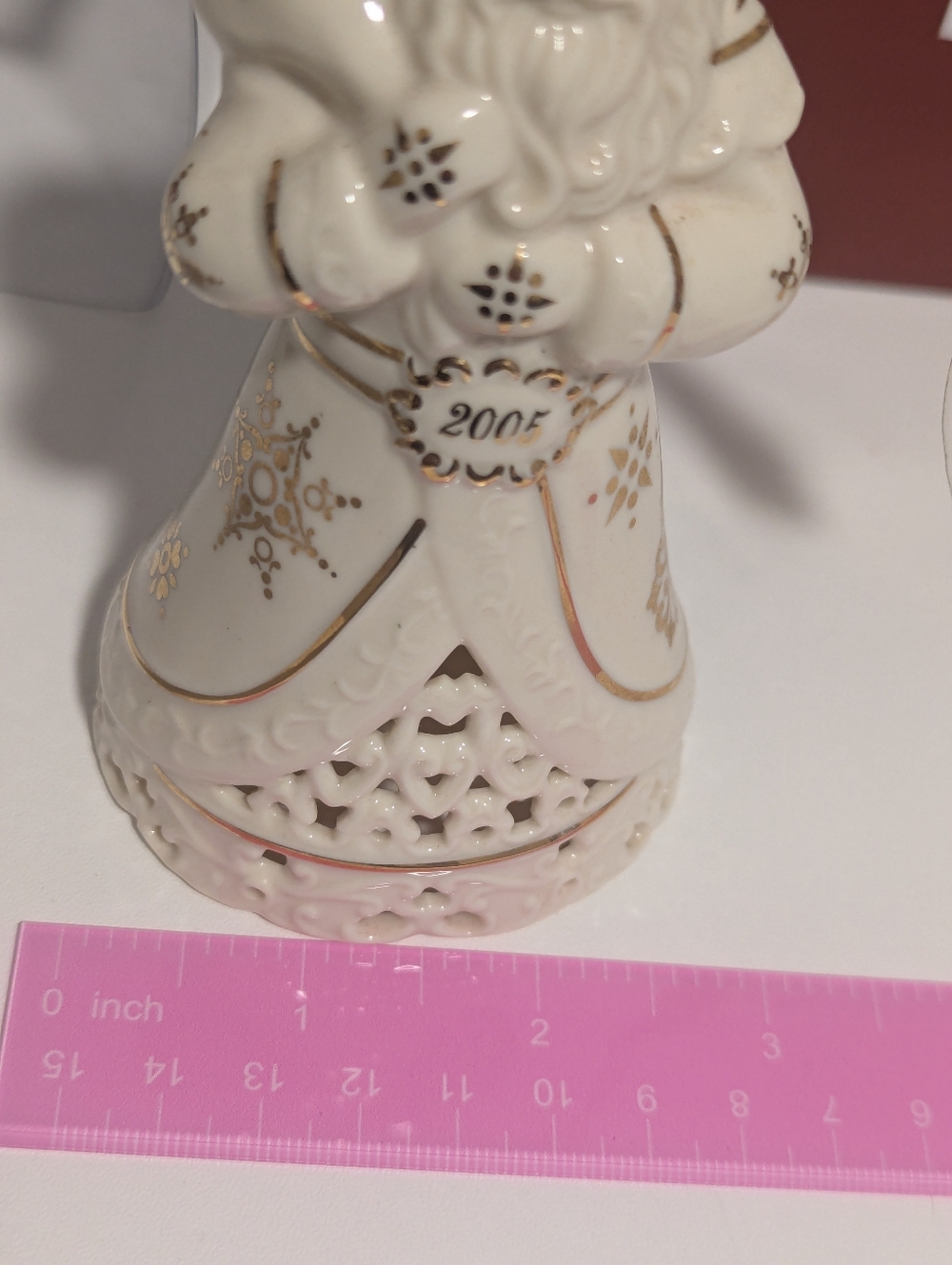 Lenox 2005 Annual Santa Christmas Ornament - Picture 9 of 13